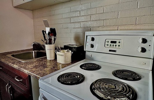 Swift Current Hotel | Caravel Motel