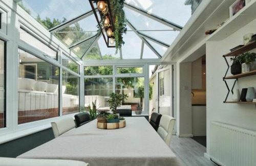 Brighton House | Carden Villa 4 Bedroom House With Hot Tub Pet Friendly