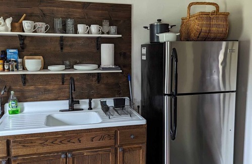 McArthur Cabin | Cardinal Cottage - Child & Pet Friendly near the Hocking Hills & Lake Hope