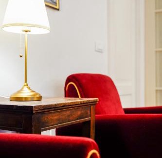 Old Town Apartment | CardinalMorone