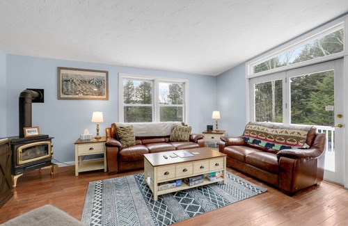 Campton House | Cardinals Perch: Dog OK - Hike, Swim, Fish, Garage, Gas Fireplace, Fast WiFi