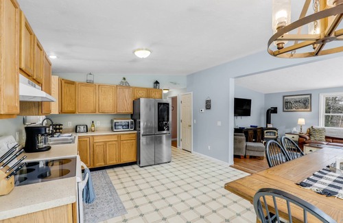 Campton House | Cardinals Perch: Dog OK - Hike, Swim, Fish, Garage, Gas Fireplace, Fast WiFi