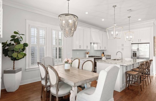 Seacrest Beach House | Carefree Cottage | Steps to Largest Pool on 30A & Close to Beach Access via Tram Ride