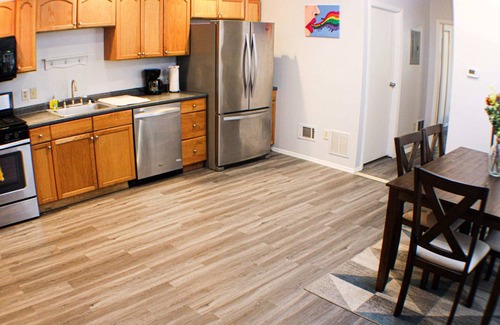 South Side Flats Apartment | Carey Way Quarters – Modern 2BR Near Carson Street