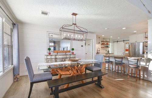Galveston House | Cargo Lift-Pet Friendly-GreenLight Fishing-Kayaks-Private Boat Dock