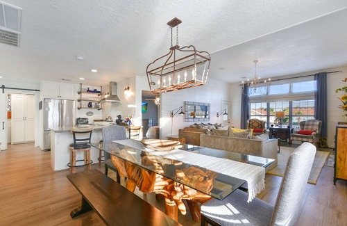 Galveston House | Cargo Lift-Pet Friendly-GreenLight Fishing-Kayaks-Private Boat Dock