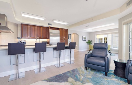Siesta Key Village House | Caribbean Dream | Luxury Condo on Siesta Key w/Heated Pool, Walking Distance to Beach & Village!