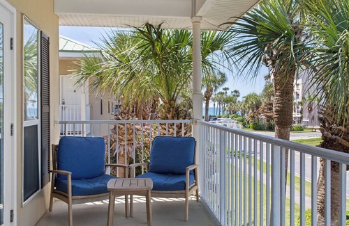 Crystal Beach Condo | Caribbean Dunes 219 - Community Pool + Hot Tub, Steps to the Beach!
