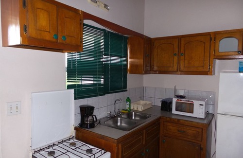Saint John Parish Hotel | Caribbean Inn & Suites