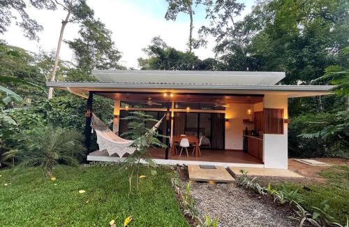 Cocles House | Caribbean Irie - charming, luxurious bungalow in nature with AC & fiber optic wifi