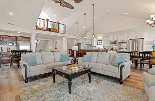 Kill Devil Hills House | Caribbean Jewel, Oceanfront Sixteen Bedroom Vacation Home in Kill Devil Hills