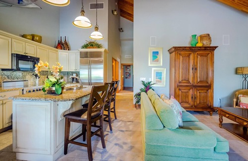 Islamorada Resort | Caribbean-Style Family Home w/Full Kitchen, WiFi, Veranda, & Full Washer-Dryer