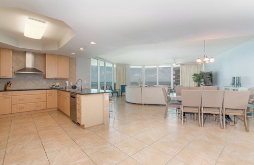 Orange Beach East Condo | Caribe C1115 Luxurious Retreat with Gulf Views!