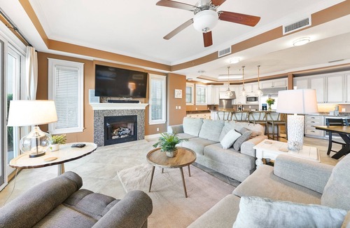 Sunnyside Condo | Carillon Sunset 101 | 3br Lakefront and Fabulous!