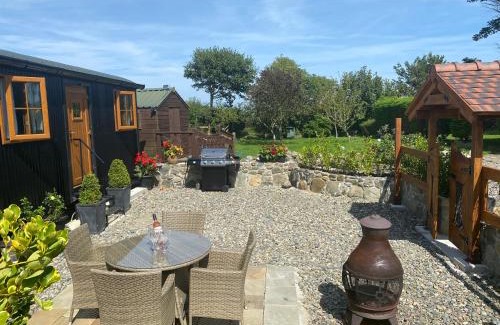 Dundalk Apartment | Carlingford Glamping Hut