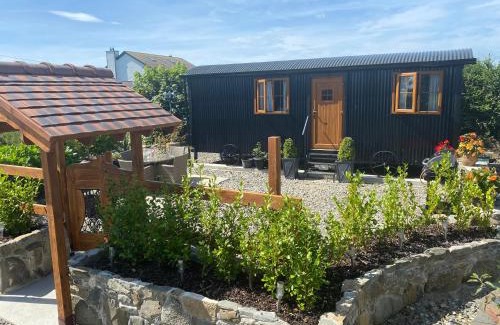 Dundalk Apartment | Carlingford Glamping Hut