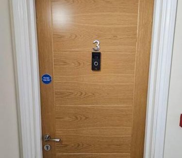 Carlisle Apartment | Carlisle City Centre. Spacious Apartment. Ideal location.