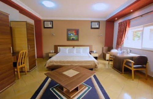 Apapa Cabin | Carliza Hotel - Standard