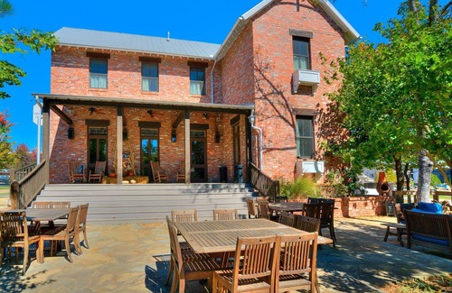 Eufaula Apartment | Carlton Landing! Meeting House- King bed en suite!