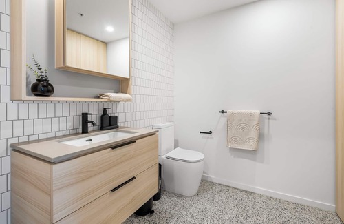 Carlton Apartment | Carlton Oasis by Ready Set Stay