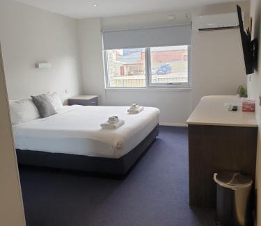 Goulburn Hotel | Carlton Suites