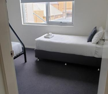 Goulburn Hotel | Carlton Suites