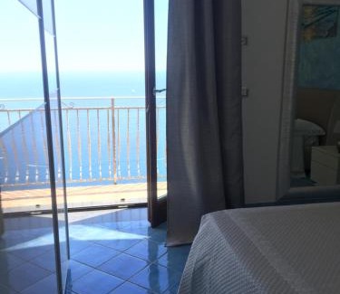 Furore House | Carluccio’s stanza privata vista mare
