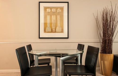 Downtown Vancouver Hotel | Carmana Hotel & Suites