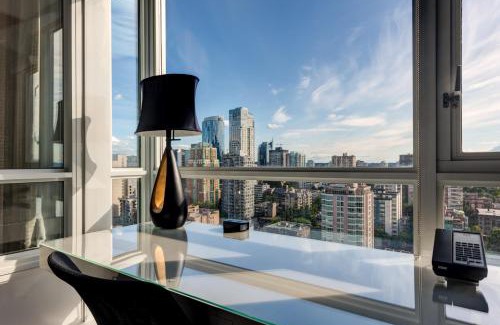 Downtown Vancouver Hotel | Carmana Hotel & Suites