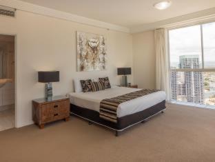 Broadbeach Apartment | Carmel by the Sea