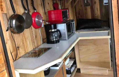 Beaverdell Cabin | Carmi Station Cozy Cabin