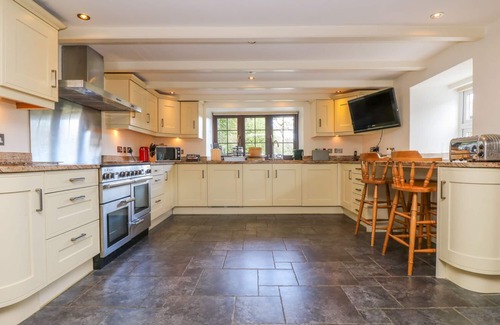 Helford Passage Cottage | CARNE MILL, pet friendly, luxury holiday cottage in Manaccan