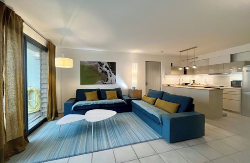 Carnon-Plage Apartment | Carnon Beach Sand: Terrace and garden on the beach, air conditioning, Wifi