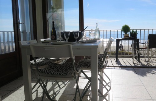 Carnon-Plage Apartment | Carnon Plage: Very nice flat, directly on the beach