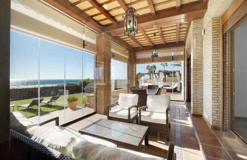 Chiclana de la Frontera Villa | Carolina Beach House