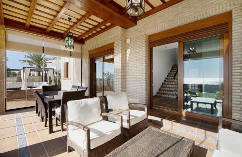 Chiclana de la Frontera Villa | Carolina Beach House