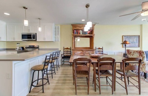 Carolina Beach Apartment | Carolina Surf: 3BR Condo w/Stunning Ocean Views