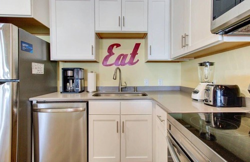 Carolina Beach Apartment | Carolina Surf: 3BR Condo w/Stunning Ocean Views
