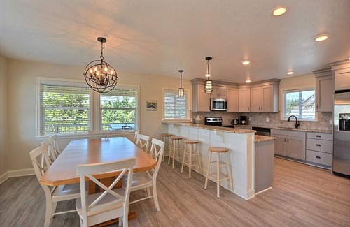 Ocracoke House | Carolina Winds: Dog friendly, hot tub, dock, access to Pamlico Sound.