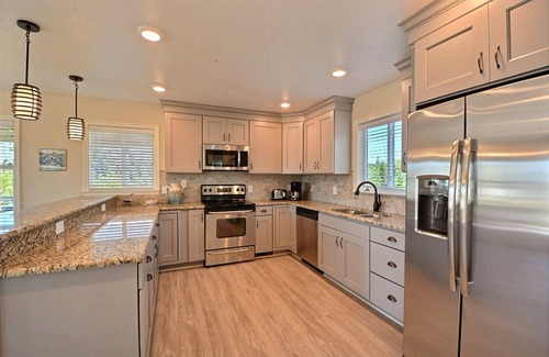 Ocracoke House | Carolina Winds: Dog friendly, hot tub, dock, access to Pamlico Sound.