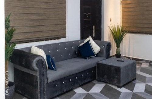 Madina Apartment | Caroline Appt-spacious deluxe 2 bedroom appt