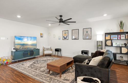 Granbury House | Caroline