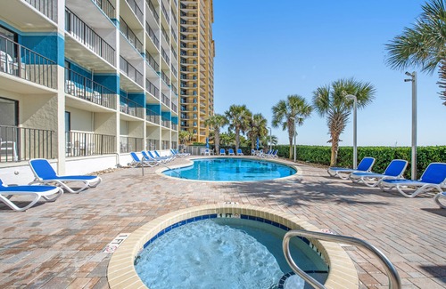 Myrtle Beach Apartment | Carolinian Beach Resort 7th-floor oceanfront studio with pool, hot tub, & AC