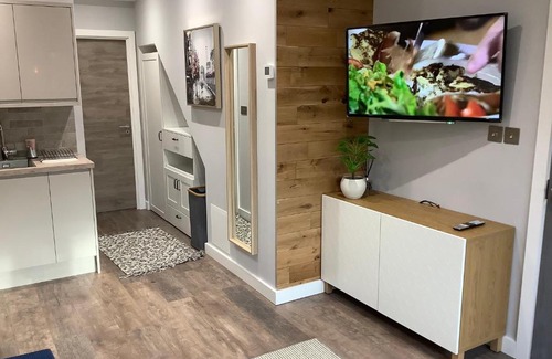 Hillingdon Apartment | Carolyn’s Place