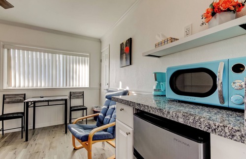 Sunset Reef Hotel | Carousel Suites