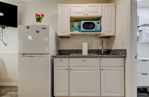 Sunset Reef Hotel | Carousel Suites