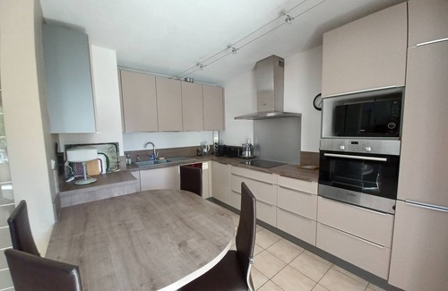 Carqueiranne Apartment | Carqueiranne 65 m2 T3 quiet and air-conditioned (4 pers) 5 mns from the beach.