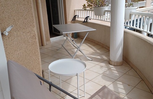 Carqueiranne Apartment | Carqueiranne 65 m2 T3 quiet and air-conditioned (4 pers) 5 mns from the beach.