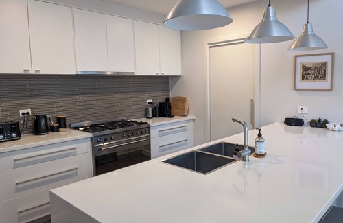 Lilli Pilli House | Carramar Dreaming-Beautiful home set in Lilli Pilli