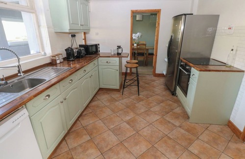 Haverfordwest Cottage | CARREG YR ONNEN, pet friendly, with open fire in Penparc